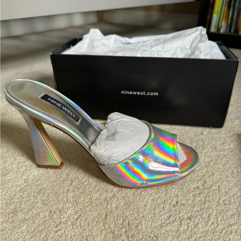 NWT Nine West Silver Metallic Heels